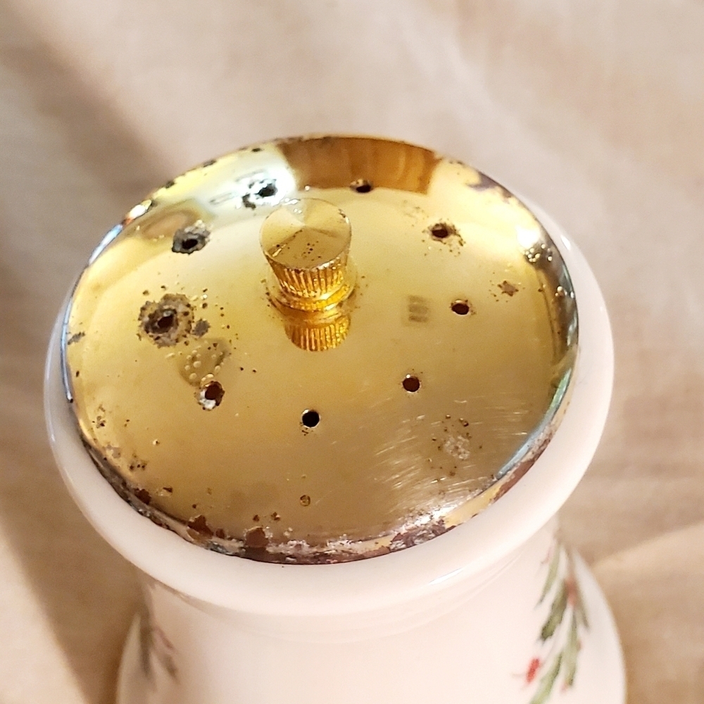 LENOX Vintage Holiday Berry Salt Shaker Pepper Mill Hand Decorated 25K Gold - Picture 11 of 12